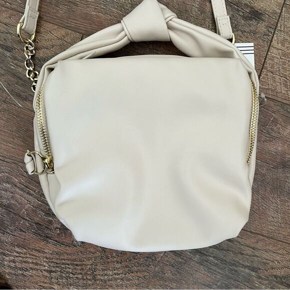 NWT🏷 Cream bag w/gold accents, short & long handles 2 compartments, CHIC! - Picture 14 of 14